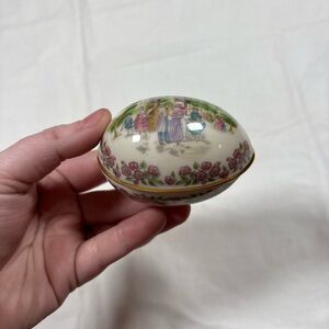 1985 Lenox fine porcelain Easter egg trinket box